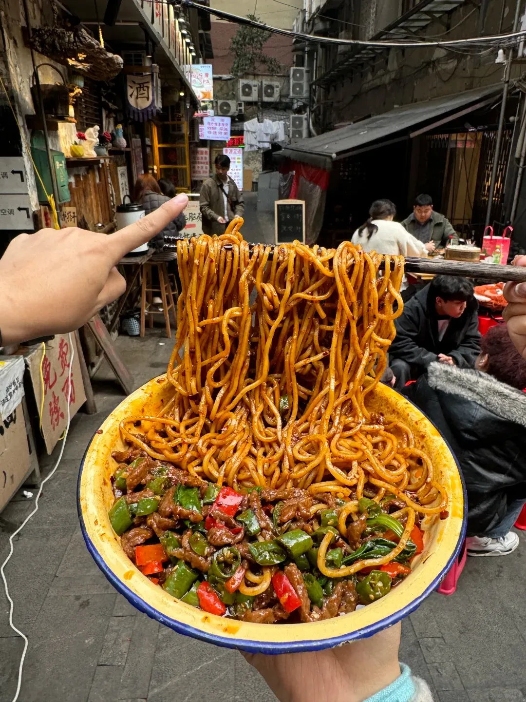 Bowl of spicy Chongqing xiaomian noodles