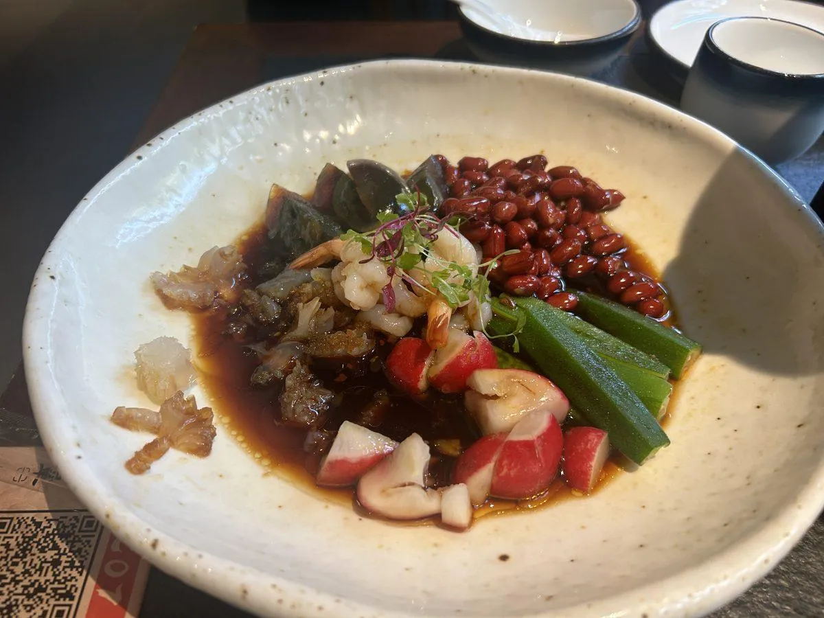 Photo accompanying the Xia Shi Shaguo lotus root pork rib soup guide in Wuhan