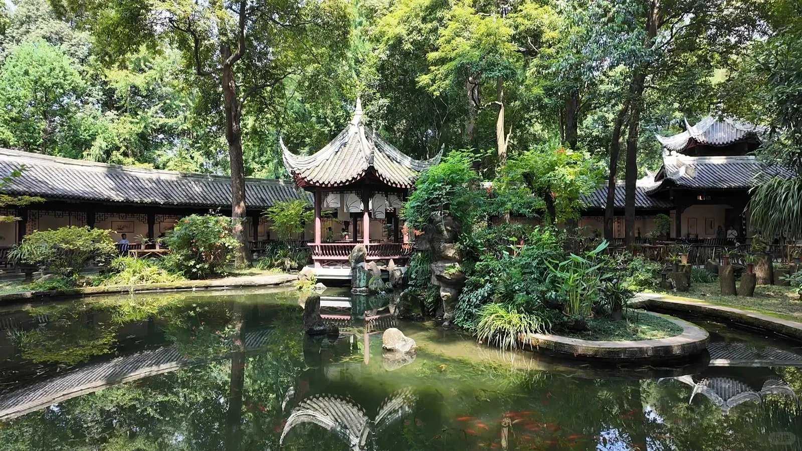 The quiet red-wall passage and bamboo at Du Fu's Thatched Cottage