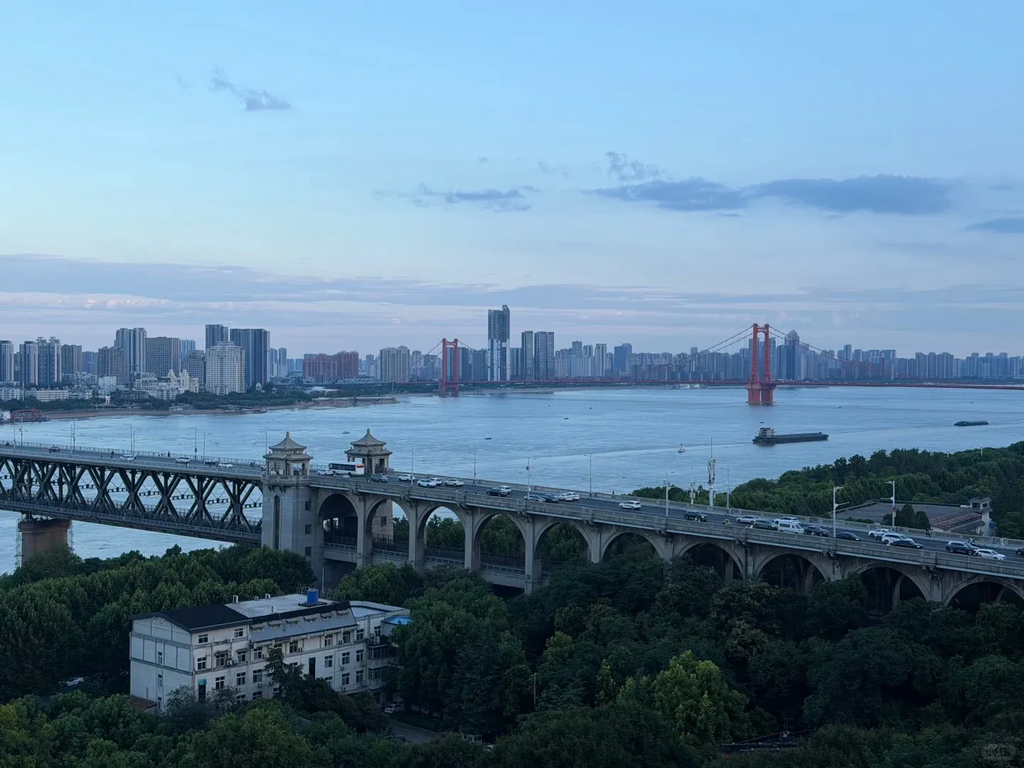 Wuhan Yangtze River Bridge from the riverbank