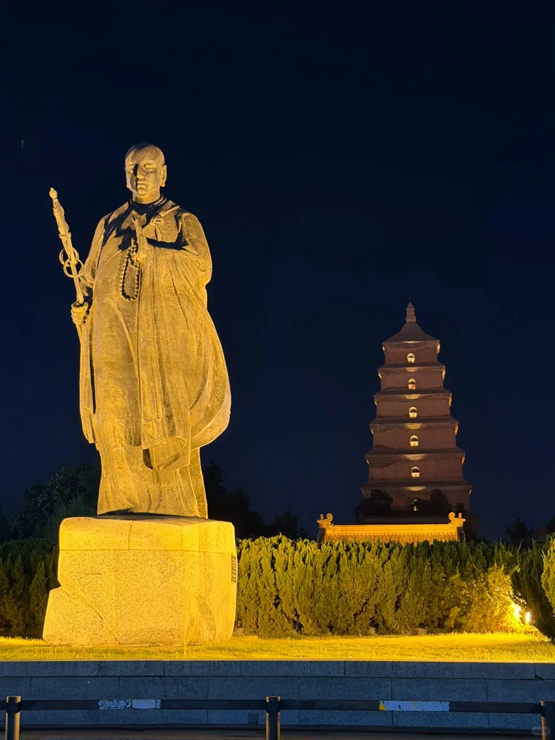 The Giant Wild Goose Pagoda rising above Da Ci'en Temple courtyard