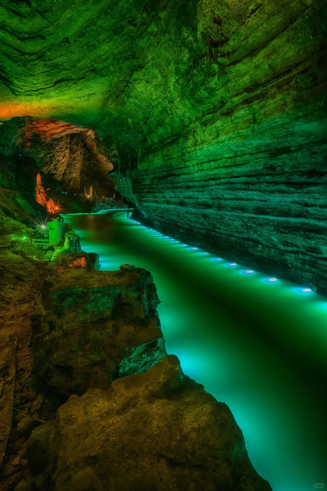 Yellow Dragon Cave formations